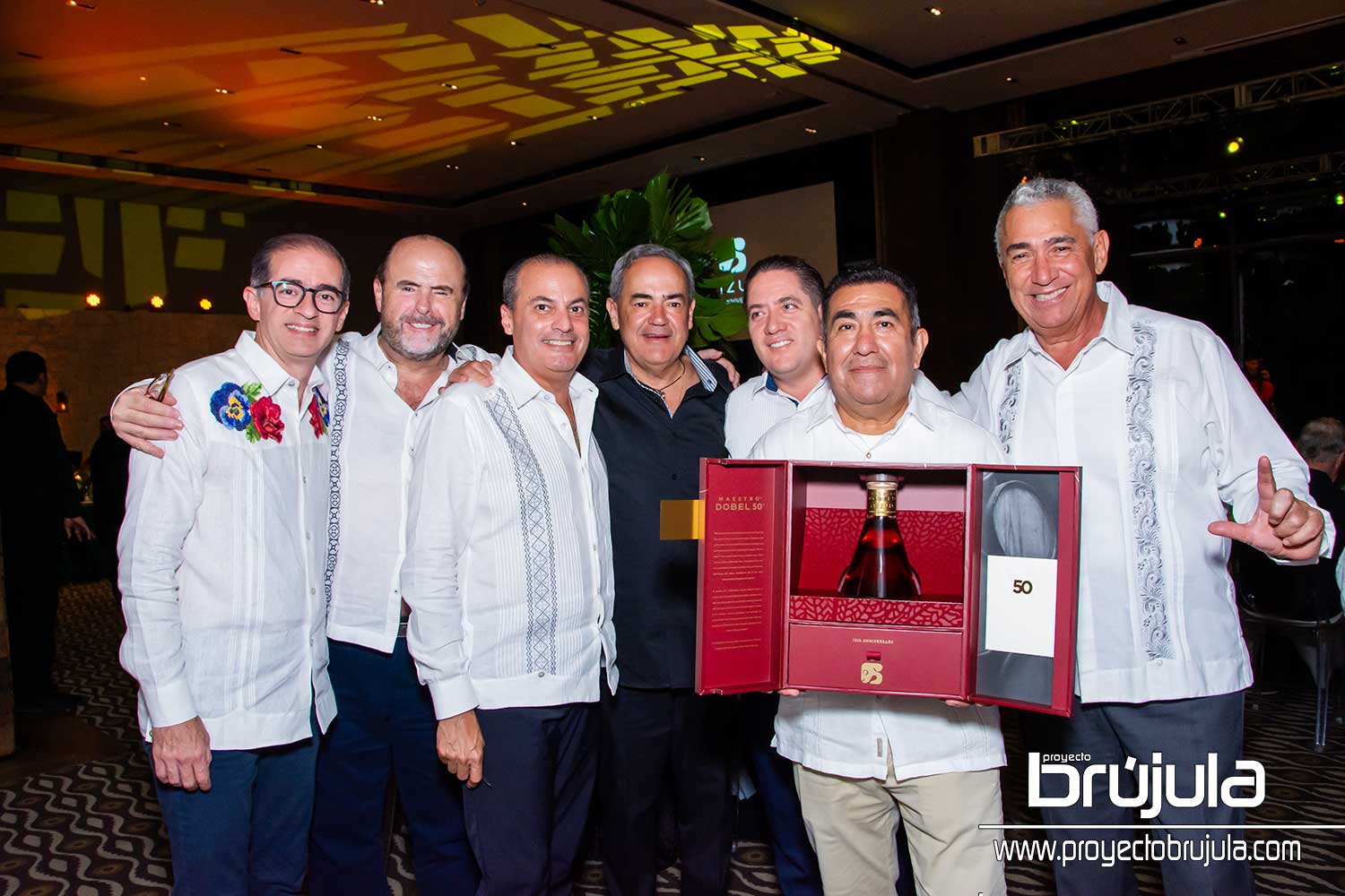 1 ALFONSO MARTINEZ, ALFONSO RAMOS, DARRICK EMAN, JAIME JARAMILLO,EDUARDO MARTINEZ, OSCAR HERNANDEZ Y MIGUEL LEMUS