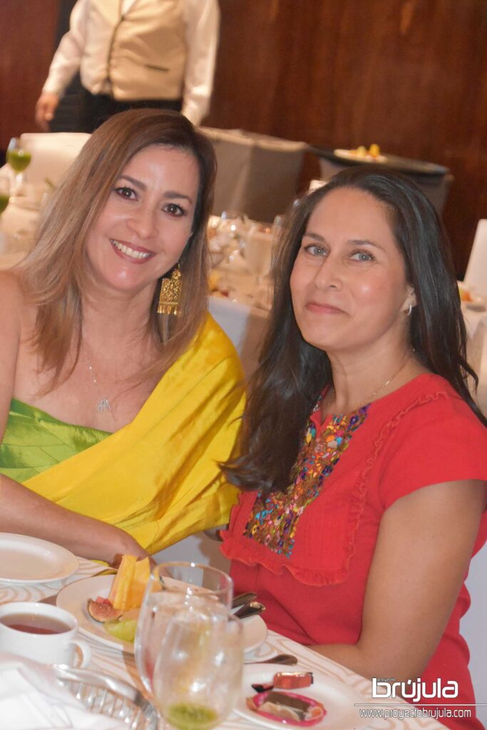 6 ANA KARINA CINTRON Y YOLANDA ESPOSITO