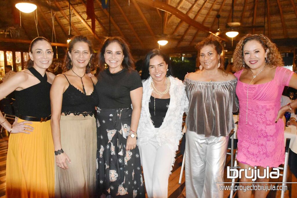 2 ROSALíA WALL, CLAUDIA GARCíA, NENINA ALBOR, GABY CADENA, MARCIA REYNOSO Y CELIA LEóN