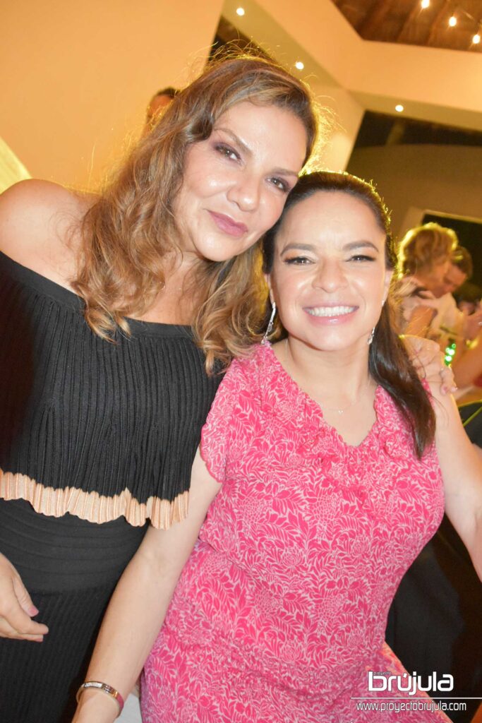 24 IVONNE CORONA Y SONIA DE LA PENA