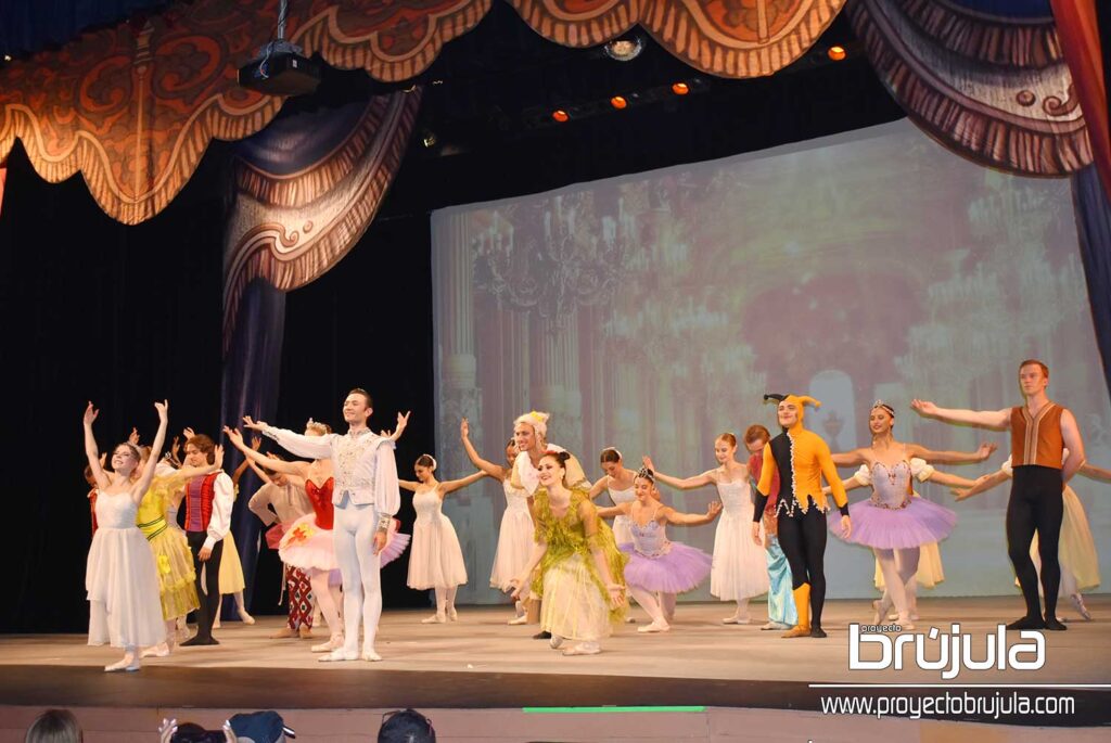 1 BALLET INTERNACIONAL DE VARNA, BULGARIA 