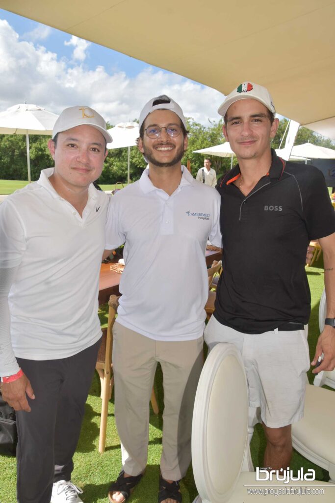 11 MARIO YOUNG, MIGUEL HERNáNDEZ Y SANTIAGO RODRíGUEZ