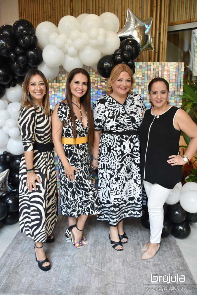 1 MARA VILLOSA, ARELI MORALES, VERO CAMACHO Y MARIGEL ZAPATA