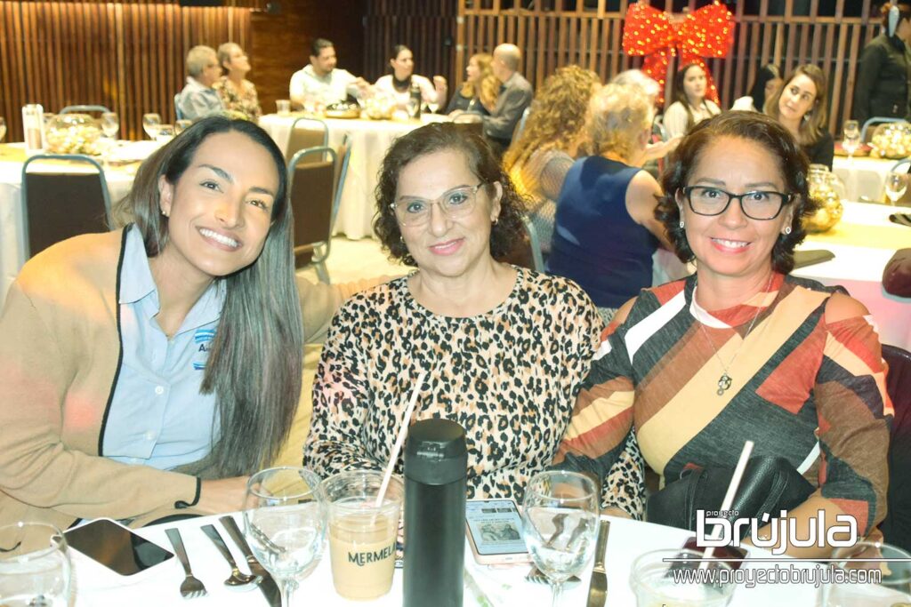 13 MIRIAM RAMíREZ, TERE CANO Y DYRCE GUTIéRREZ