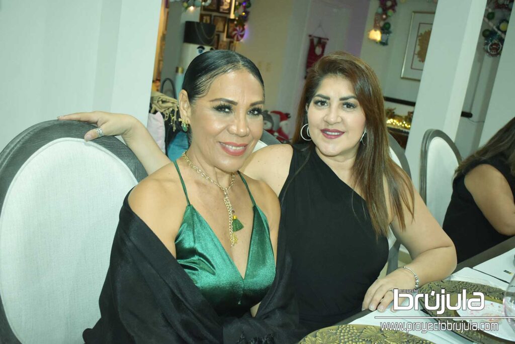 2 PATY BRIONES Y AMéRICA GARCíA