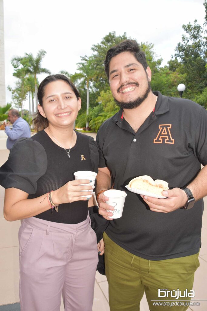 4 ESTEFANíA MOLINA Y ANGEL SILICEO