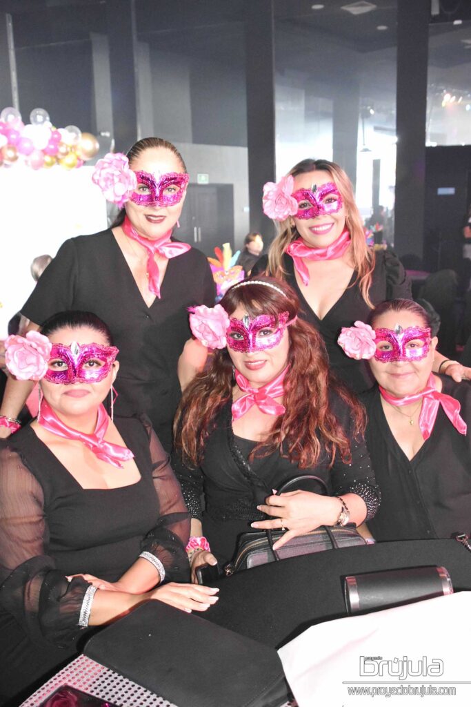 23 CHICAS DIFERENTES