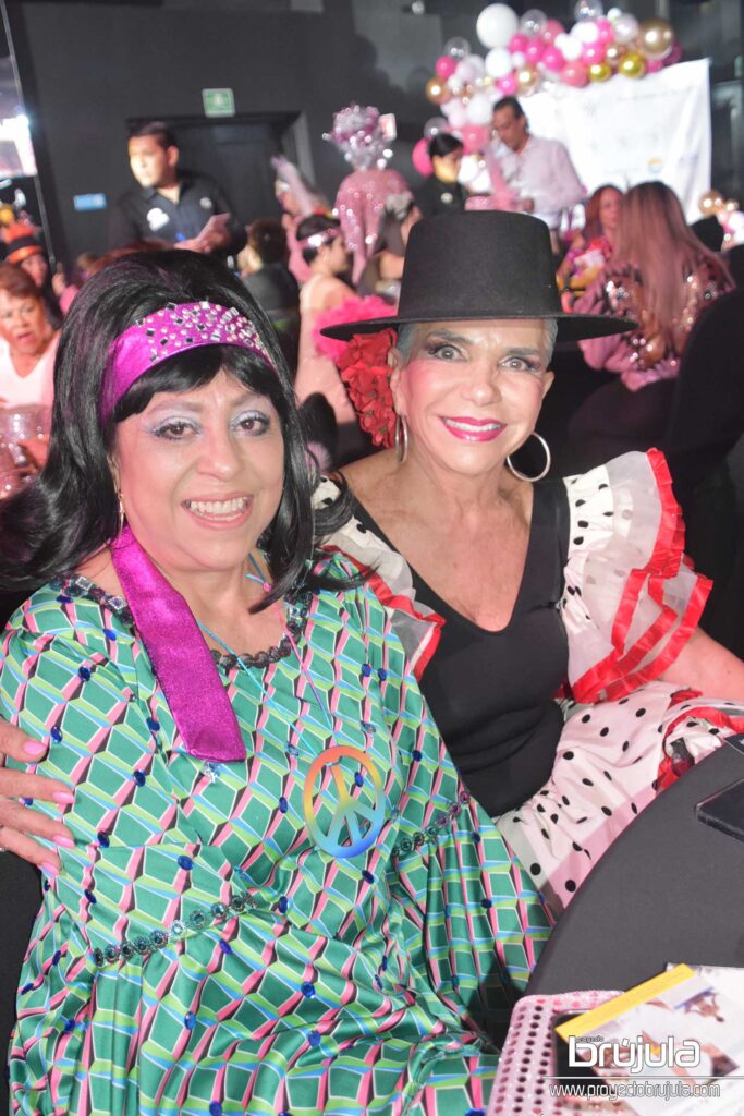 32 BLANCA RODRIGUEZ Y GIANELLA CARVAJAL