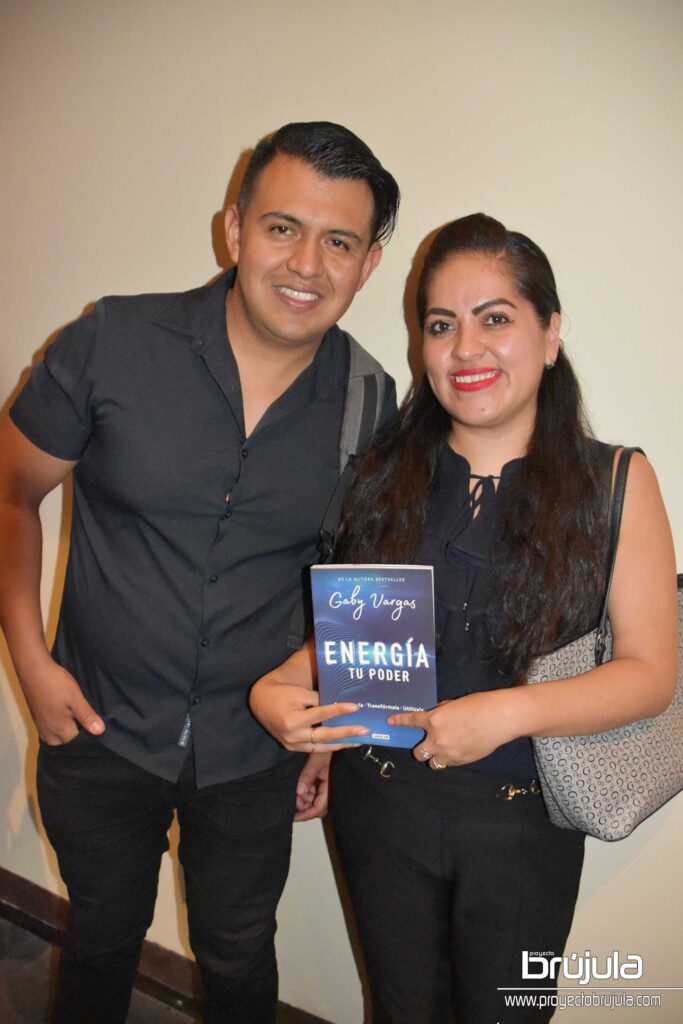 19 OSCAR PACHECO Y BRENDA MARTINEZ