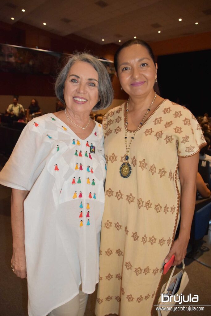 5 PALOMA HERRERO Y JOSEFINA CARRASCO