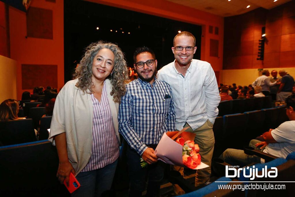 7 MARCELA TORRES, EDUARDO ESPINOZA Y JURAJ FUKETE