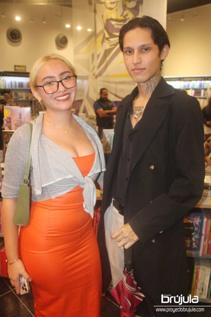 12 ARIANA ORTíZ Y ÁNGEL LóPEZ
