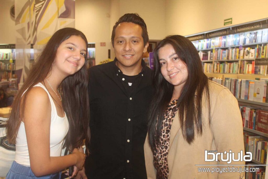 7 BRITNEY CAMPOS, JUAN GúZMAN E INGRID SOSA
