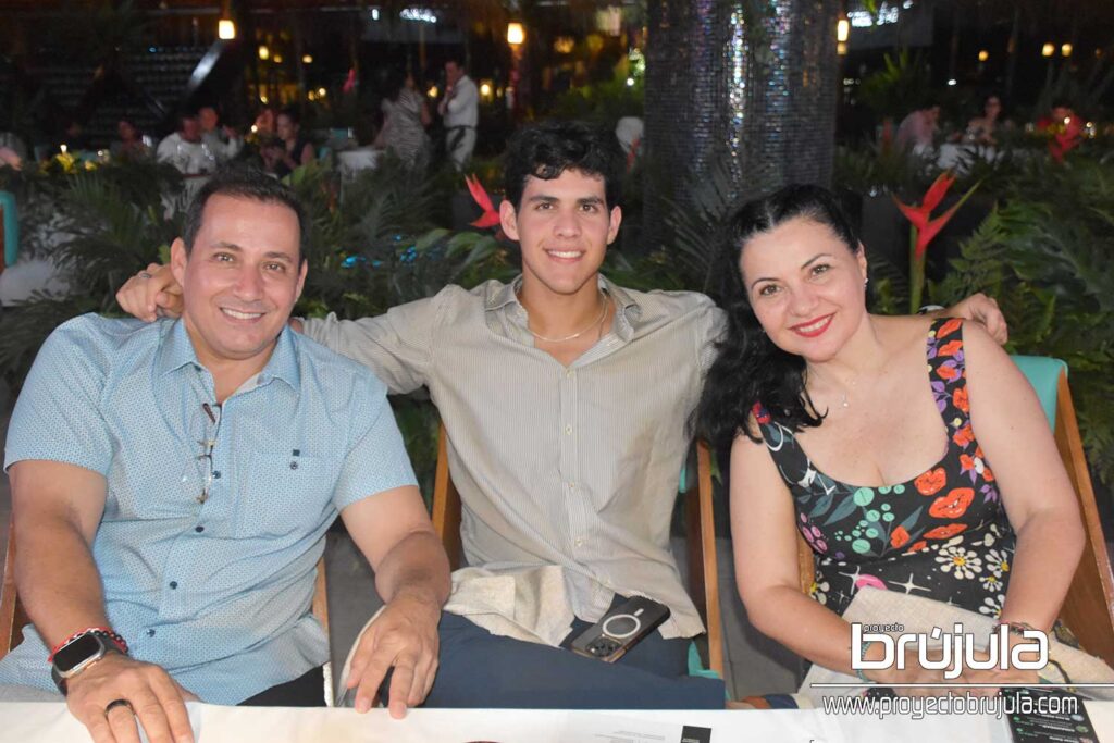2 ALEJANDRO Y BRUNO CAVINA CON SAMANTHA FRACHEY
