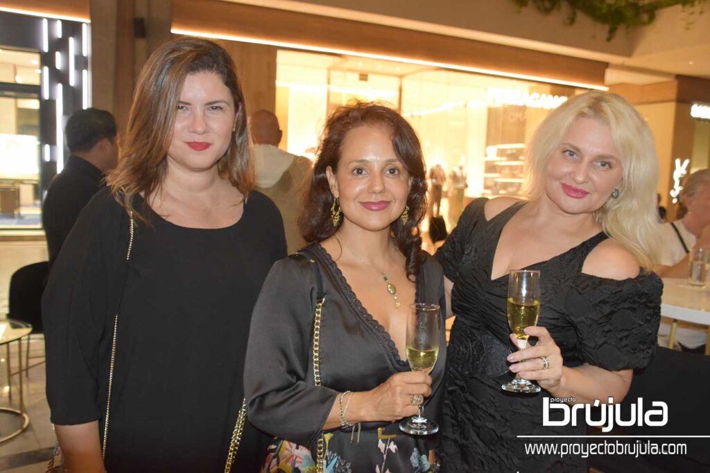5 JIMENA FERNáNDEZ, LIUSKA LAREZ Y ELENA GRACHEVA