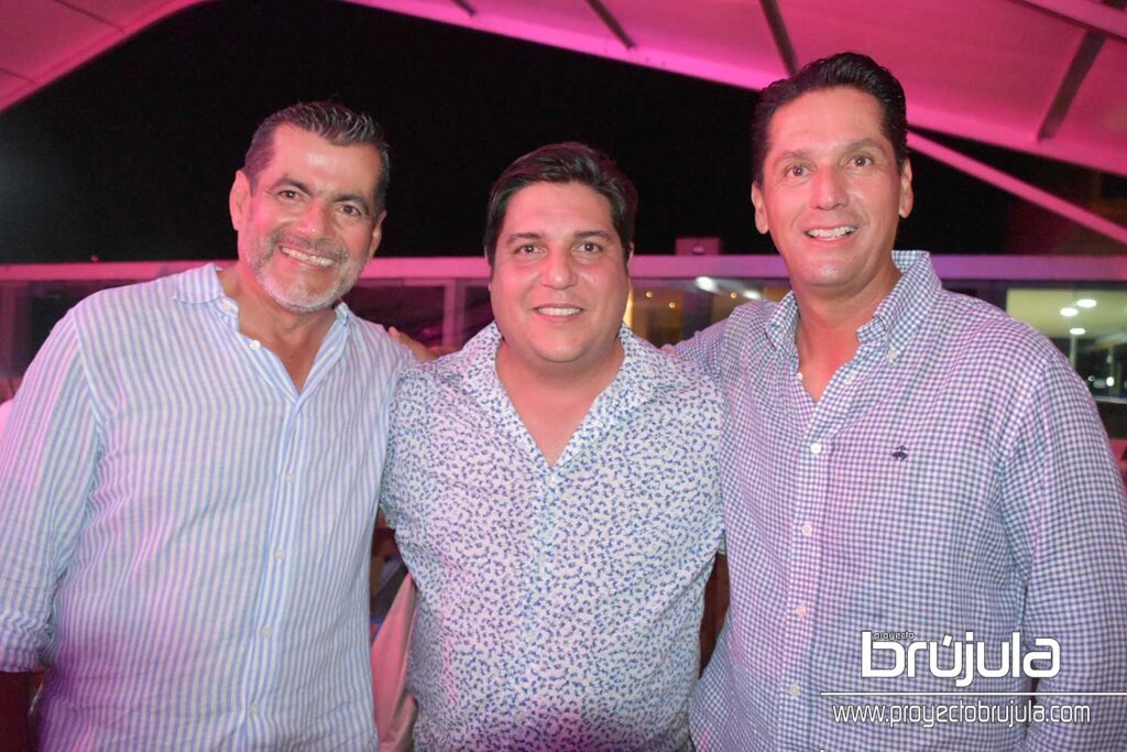 9 ANTONIO SCHERENBERG, PEDRO ABAD Y VíCTOR PADILLA