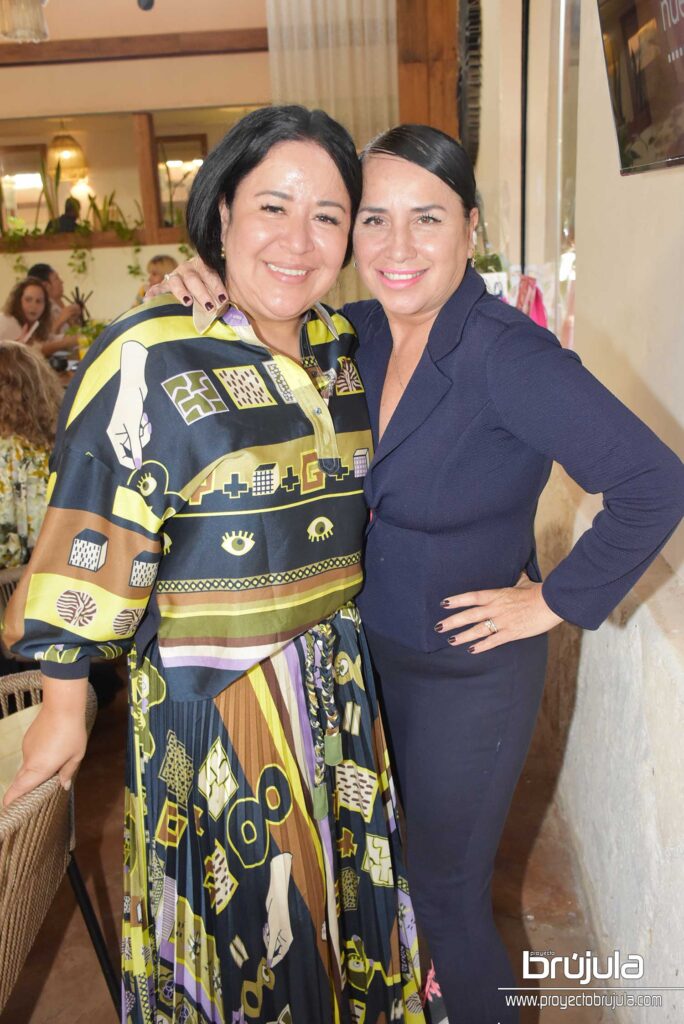 10 PERLA AGUILAR Y VERO ACASIO