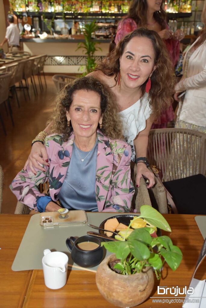 14 MARIANA JAMIT Y NOEMI CONSTANDSE