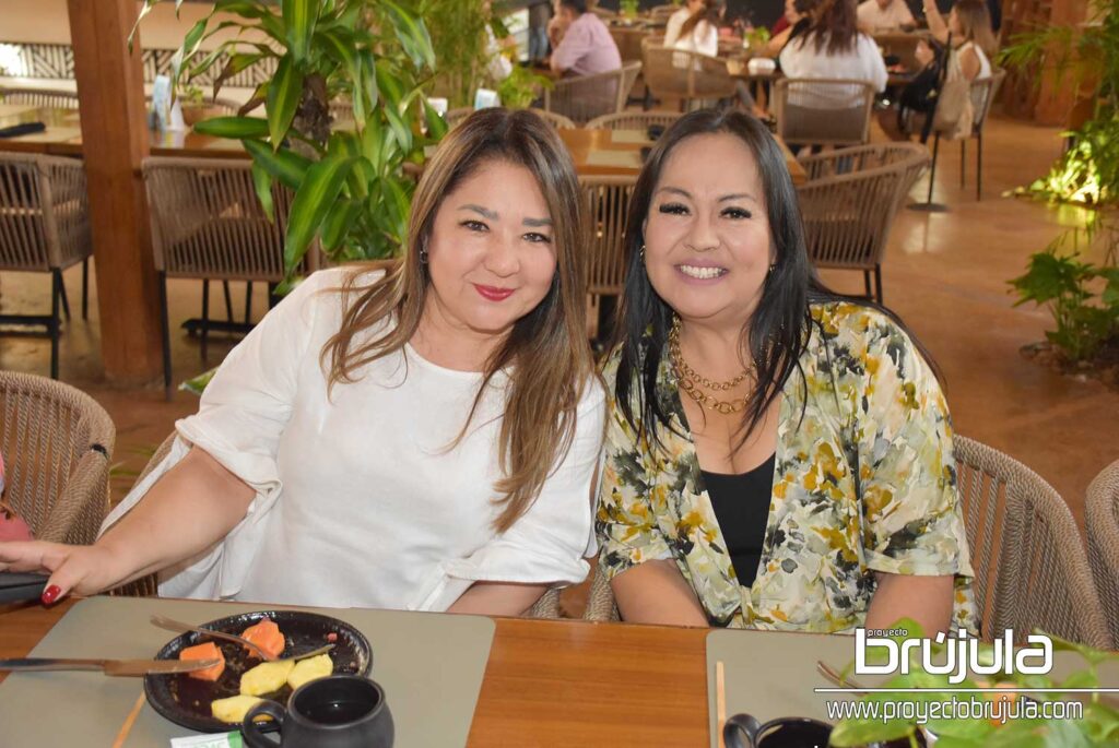 2 LUZ GIL Y PATY SALAVERRíA