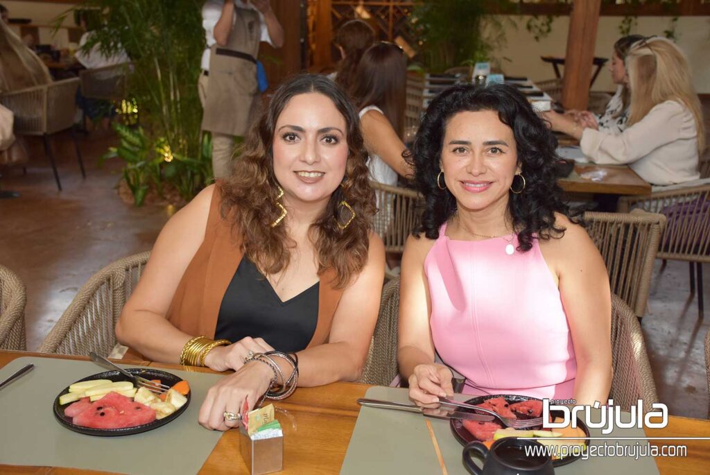 7 YAZMíN PéREZ Y THELMA CANTO