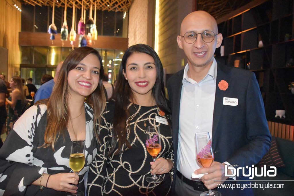 8 ERIKA OTERO, KARINA LóPEZ Y FERANDO LOREDO