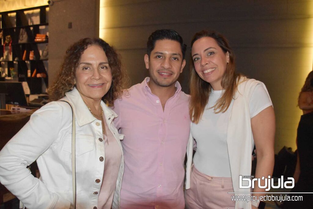 9 CLAUDIA ORTEGA, MANUEL ACADIS Y ZALMA JUáREZ