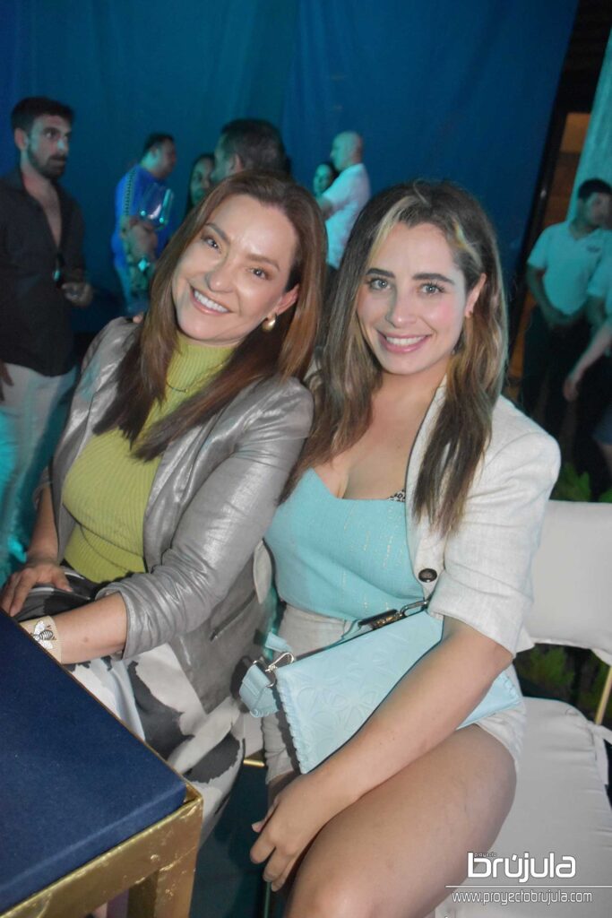 10 AíDA MENDOZA Y LEXI GARAVITO