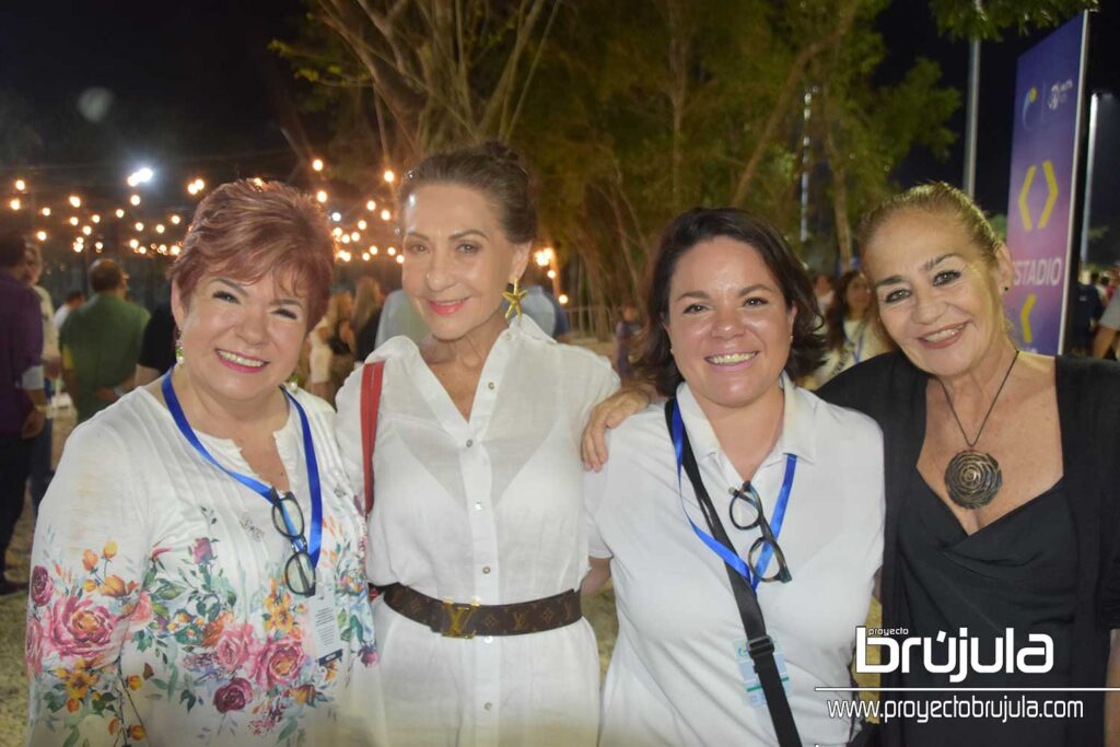 10 ANAMARI IRABIéN, LOURDES VARA, ALEJANDRA DELEEUW