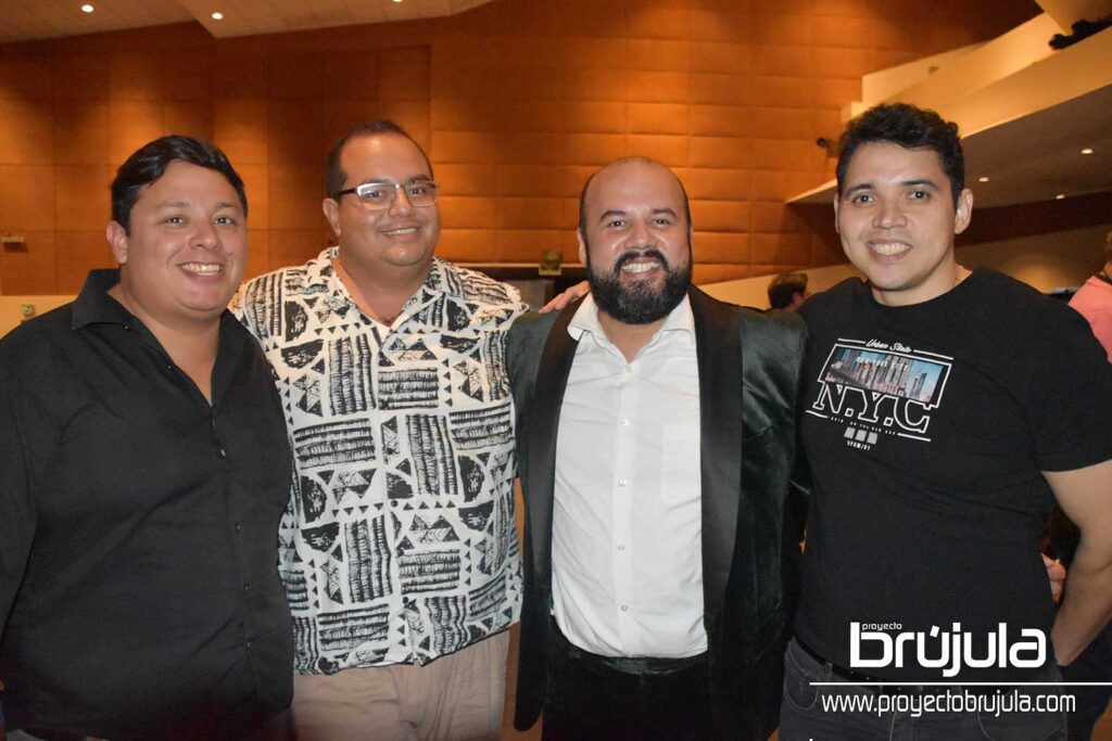 10 FLAVIO ARAIZA, MIGUEL JUáREZ, YANIEL SANTOS Y JORGE SáNCHEZ