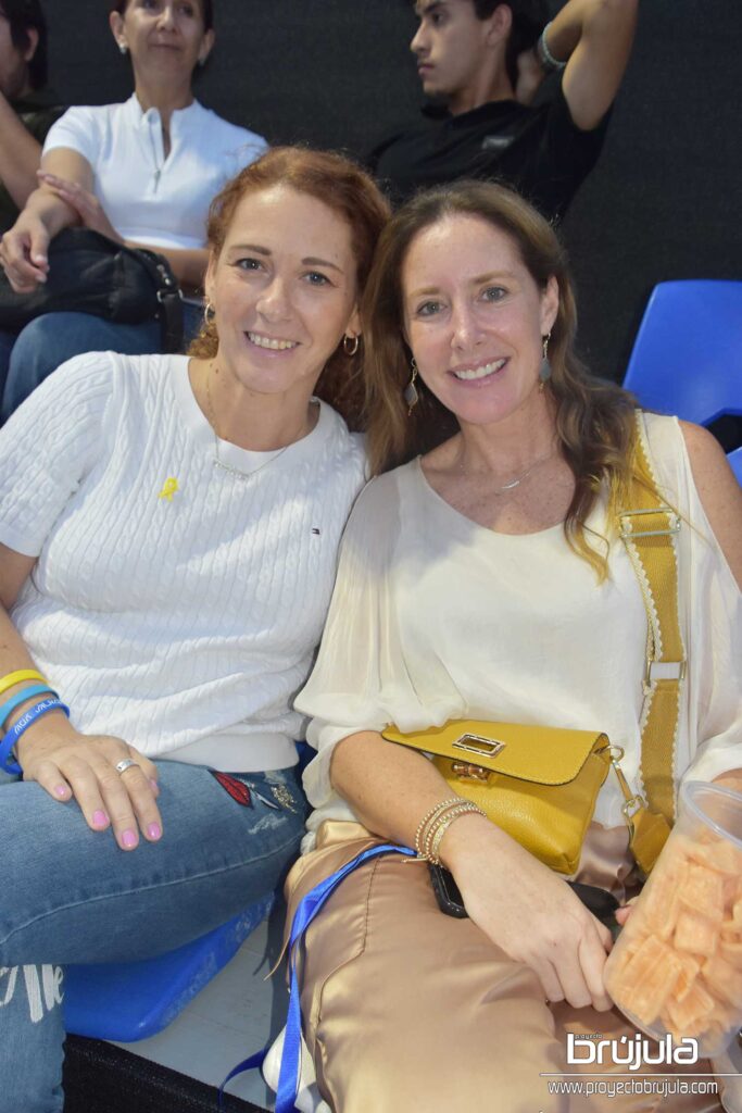 13 SILVIA CAMHI Y YAMIT STERN