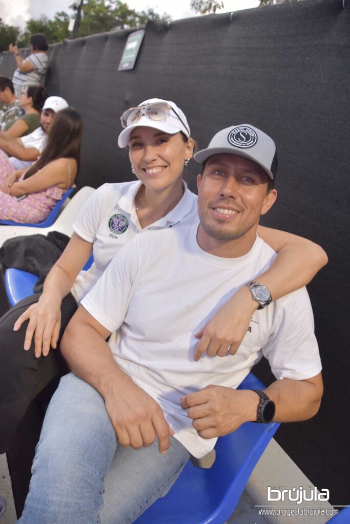 21 ANASTASIYA KRYACHKO Y JORGE REVELES