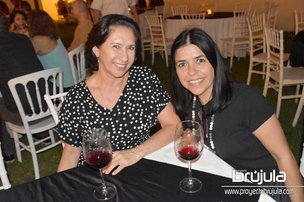 5 LIZ DUARTE Y CARLA CRUZ
