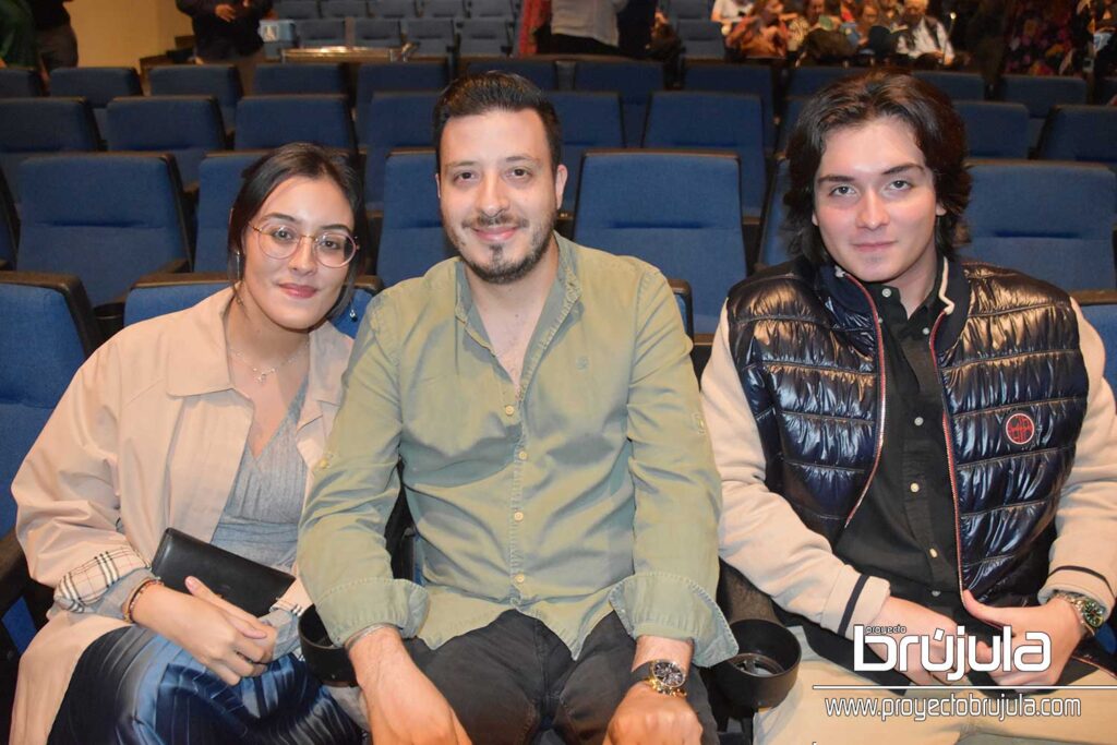 8 GABRIELLA UNDA, CARLOS CONTRERAS Y JOSé CARLOS UNDA