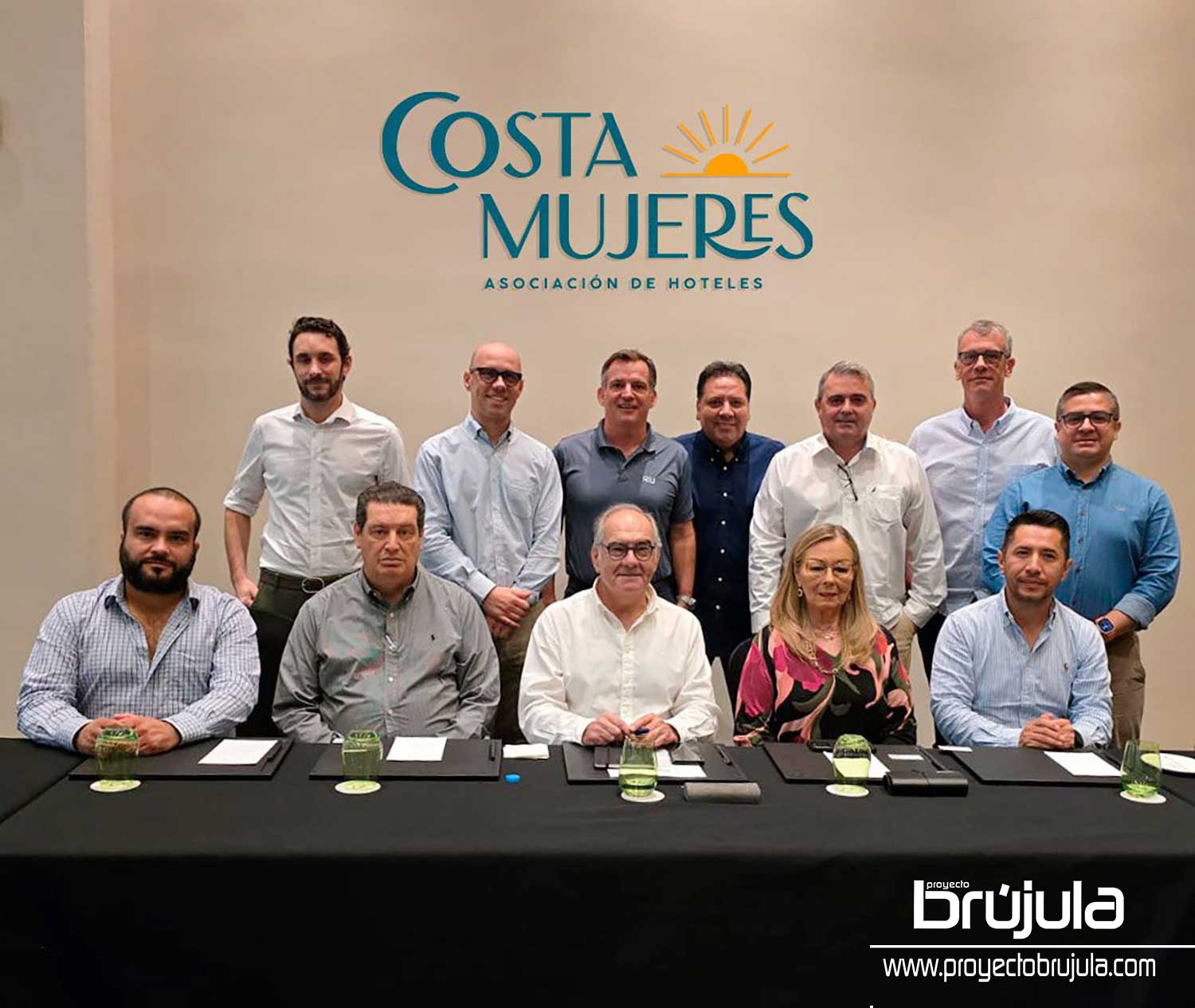 COSTA MUJERES