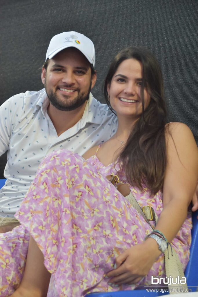 RODRIGO URIBE Y ANGéLICA RECIO