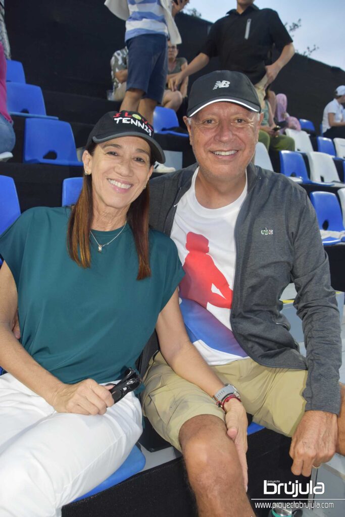 ROSY Y PACO MARRóN