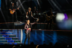 CHAYANNE CIERRA CON BROCHE DE ORO CARNAVAL COZUMEL