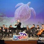 1 EL MAESTRO GERARDO TLAPA, AL FRENTE DE LA SINFóNICA DE CANCúN