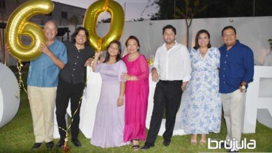 1 MIGUEL Y MIGUEL DELGADO JR, REGINA MORALES, LEONOR VILLAFAñA, MARIO ARTURO Y MARIELLA DELGADO CON OMAR MORALES