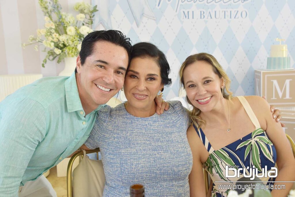 11 JUAN PABLO DE ZULUETA, PINA RAZO Y LIZETTE DE ZULUETA