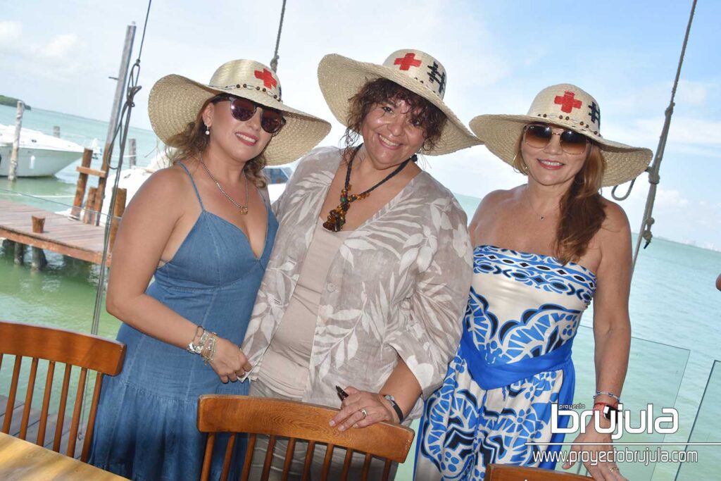 11 LUCY VIDAL, KATIA MONFORTE Y JENNIFER LAVALLE