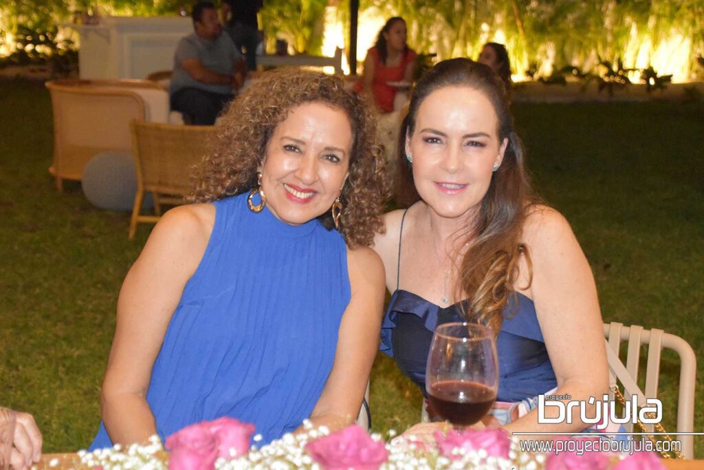 12 GABY RODRíGUEZ Y CAROLINA PROVENCIO