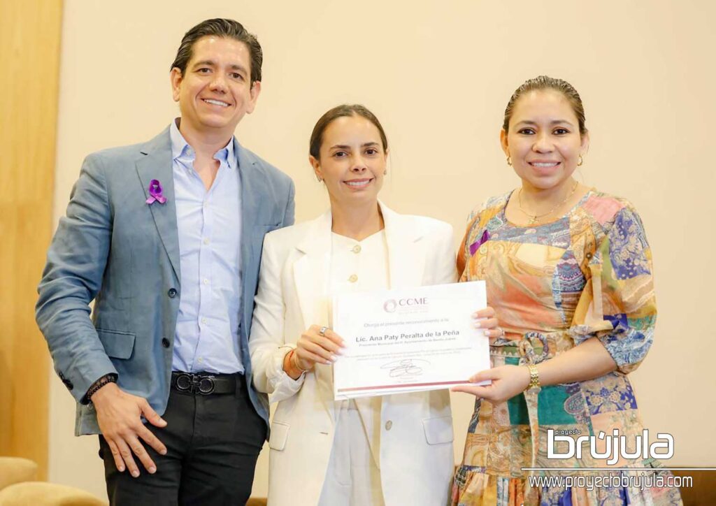 13 FEDERICO PéREZ, ANA PATY PERALTA Y ELIVENIA PINEDA