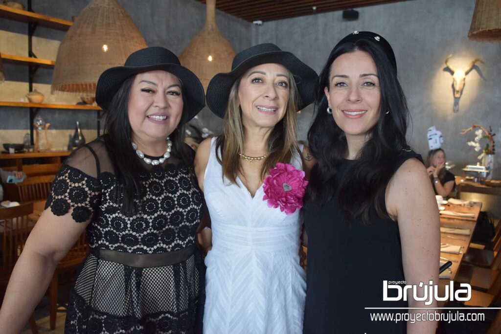 14 PATY GARCíA, MARA VILLOSA Y GENA BEZANILLA