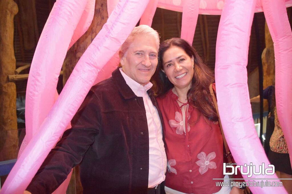 15 CARLOS Y LILIANA OTERO