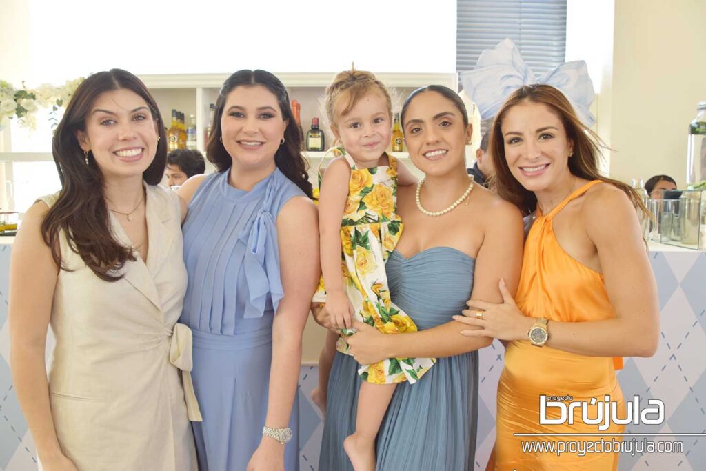 15 MAICA MáRQUEZ, FERNANDA DE ZULUETA, ISABELLA BELMONT, RENATA MURGíA Y FERNANDA ASENCIO
