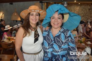 16 ANA CINTRóN Y ALEJANDRA DELEEUW