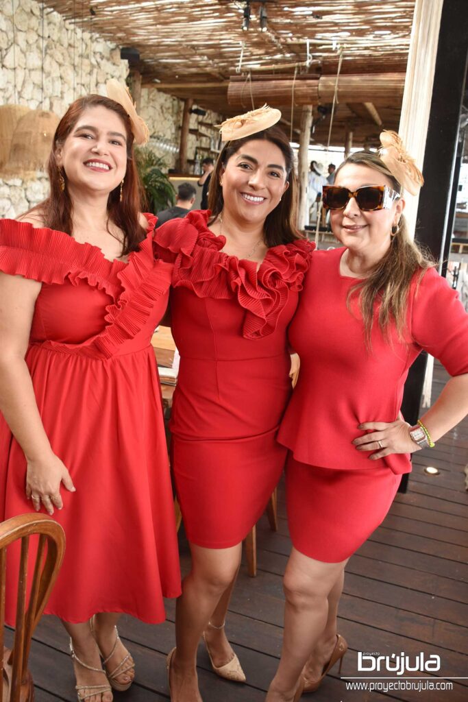 18 VANESSA MENDOZA, ALEJANDRA Y NADIA GARCíA
