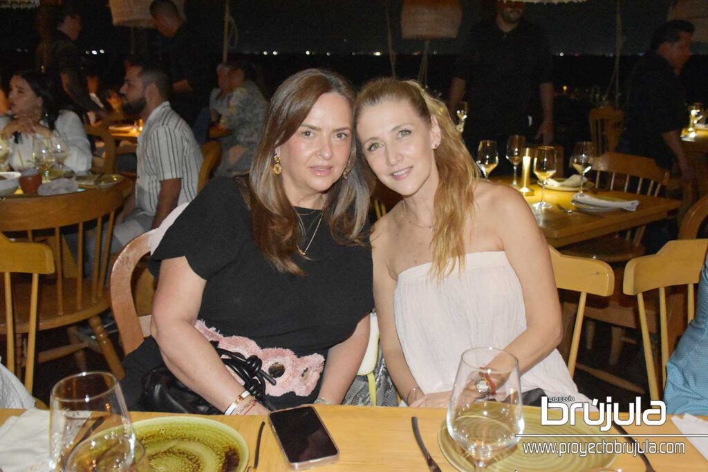 2 CLAUDIA TERRAZAS Y ROXANNA MARTíNEZ