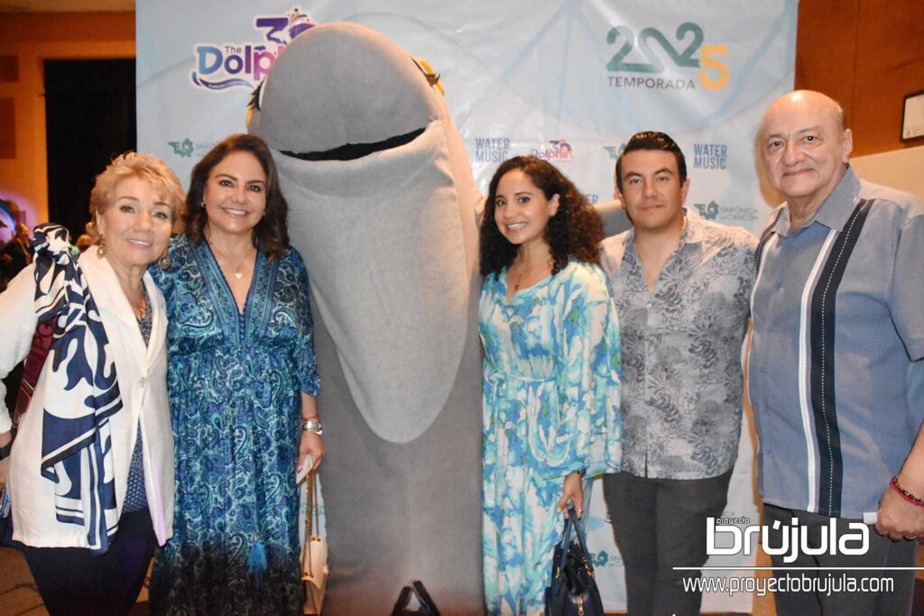 2 MARU ORTIZ, NENINA ALBOR, VALERIA ALBOR, ALAN Y ALFREDO ORTIZ